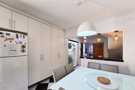 Casa à venda com 199m², 3 quartos e 4 vagas Casa à venda com 199m², 3 quartos e 4 vagasSala de Jantar