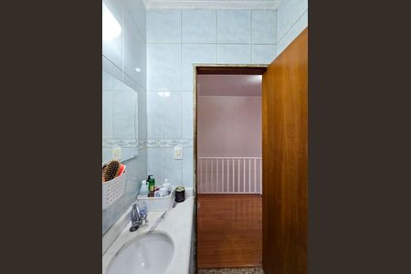 Casa à venda com 199m², 3 quartos e 4 vagas Casa à venda com 199m², 3 quartos e 4 vagasBanheiro Social