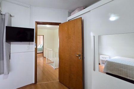 Casa à venda com 199m², 3 quartos e 4 vagas Casa à venda com 199m², 3 quartos e 4 vagasQuarto 2