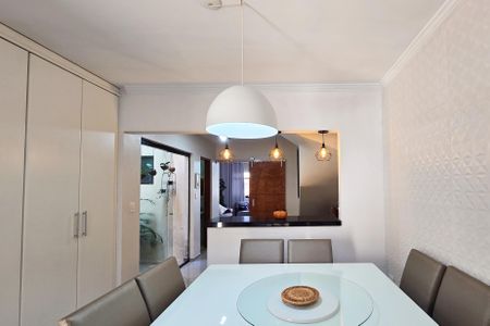 Casa à venda com 199m², 3 quartos e 4 vagas Casa à venda com 199m², 3 quartos e 4 vagasSala de Jantar