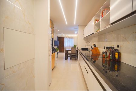 Casa à venda com 105m², 3 quartos e 2 vagasCozinha