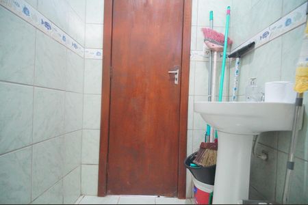 Casa à venda com 105m², 3 quartos e 2 vagasBanheiro de serviço