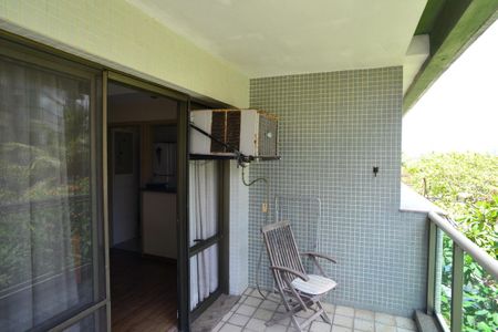 Apartamento à venda com 101m², 2 quartos e 1 vagaVaranda