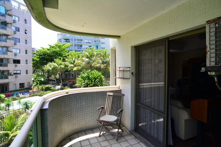 Apartamento à venda com 101m², 2 quartos e 1 vagaVaranda