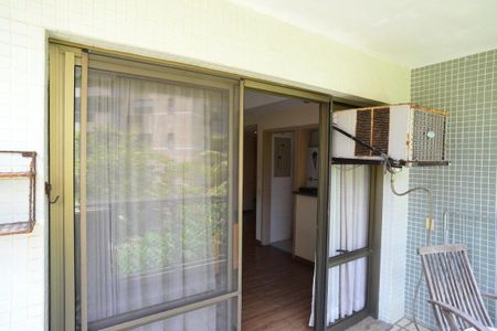 Apartamento à venda com 101m², 2 quartos e 1 vagaVaranda