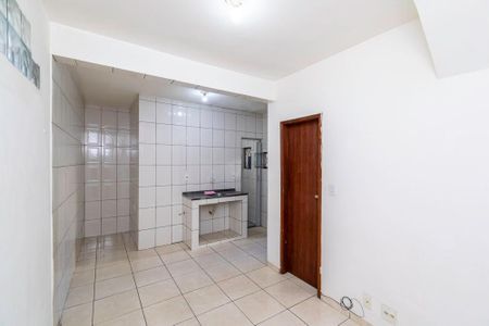 Sala de casa para alugar com 1 quarto, 35m² em Brás de Pina, Rio de Janeiro
