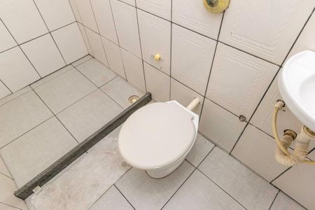 Casa para alugar com 35m², 1 quarto e sem vaga Casa para alugar com 35m², 1 quarto e sem vagaBanheiro