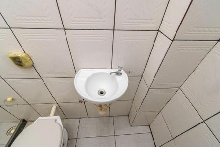 Casa para alugar com 35m², 1 quarto e sem vaga Casa para alugar com 35m², 1 quarto e sem vagaBanheiro