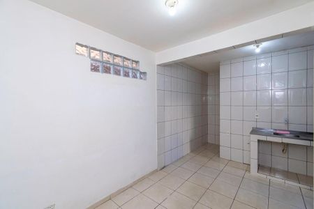 Sala de casa para alugar com 1 quarto, 35m² em Brás de Pina, Rio de Janeiro