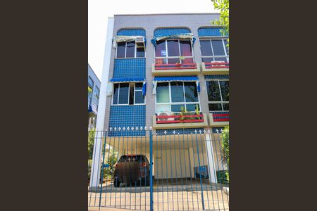 Apartamento para alugar com 57m², 2 quartos e 1 vaga Apartamento para alugar com 57m², 2 quartos e 1 vagaFachada