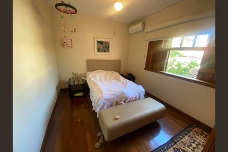 Casa à venda com 4 quartos, 360m² em Itapoã, Belo Horizonte