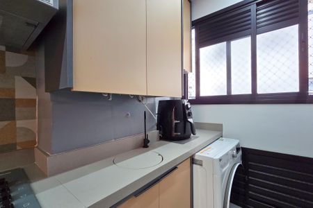 Apartamento à venda com 60m², 2 quartos e 1 vagaÁrea de Serviço