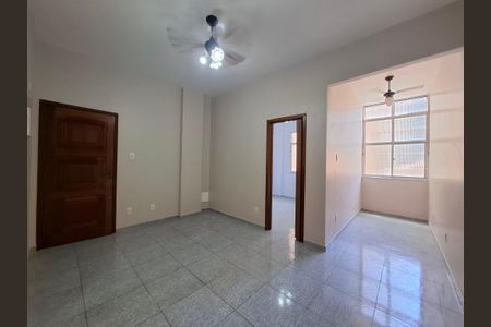Sala de apartamento para alugar com 1 quarto, 40m² em Botafogo, Rio de Janeiro