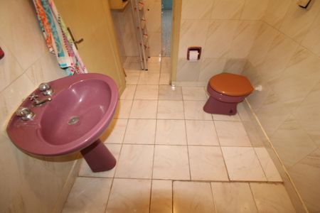 Casa à venda com 199m², 4 quartos e 2 vagasBanheiro