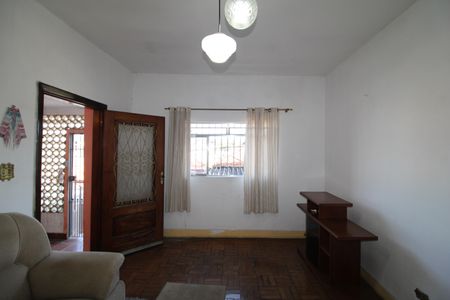 Casa à venda com 199m², 4 quartos e 2 vagasSala