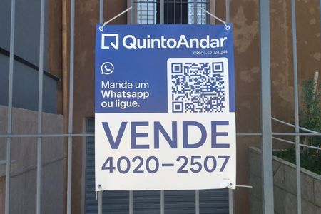 Casa à venda com 199m², 4 quartos e 2 vagasFachada