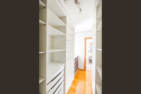 Apartamento para alugar com 201m², 3 quartos e 3 vagasCloset da suíte