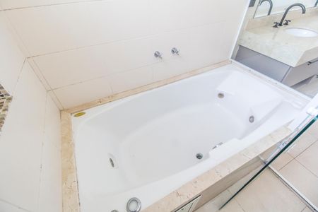 Apartamento para alugar com 201m², 3 quartos e 3 vagasBanheiro da Suíte