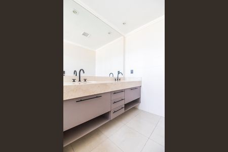 Apartamento para alugar com 201m², 3 quartos e 3 vagasBanheiro da Suíte