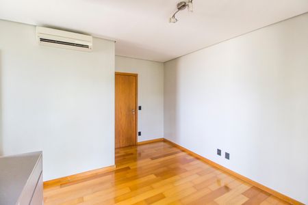 Apartamento para alugar com 201m², 3 quartos e 3 vagasSuíte 1