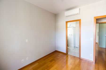 Apartamento para alugar com 201m², 3 quartos e 3 vagasSuíte 2