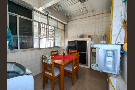 Apartamento para alugar com 118m², 3 quartos e 1 vagaÁrea de Serviço