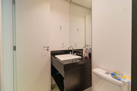 Banheiro de kitnet/studio para alugar com 1 quarto, 25m² em Pompeia, São Paulo