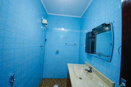 Banheiro de casa à venda com 2 quartos, 138m² em Vila Ivone, São Paulo