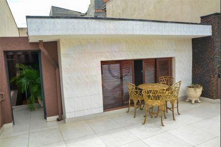 Casa à venda com 184m², 2 quartos e 2 vagas