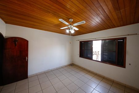 Casa à venda com 138m², 2 quartos e 2 vagas Casa à venda com 138m², 2 quartos e 2 vagasQuarto