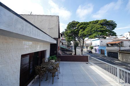 Casa à venda com 138m², 2 quartos e 2 vagas Casa à venda com 138m², 2 quartos e 2 vagasVaranda
