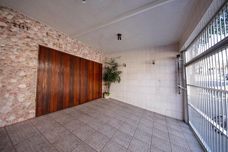 Área externa de casa à venda com 2 quartos, 138m² em Vila Ivone, São Paulo