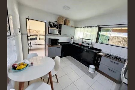 Casa à venda com 2 quartos, 160m² em Itaipu, Niterói