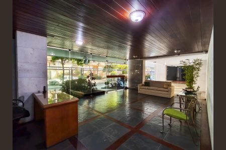 Apartamento à venda com 151m², 3 quartos e 2 vagasFachada e portaria