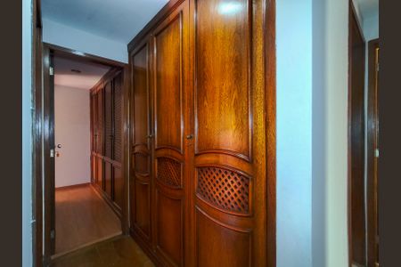 Apartamento à venda com 151m², 3 quartos e 2 vagasCorredor