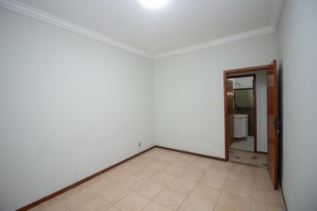 Casa à venda com 220m², 5 quartos e 3 vagasQuarto 2