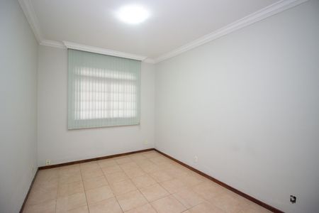 Casa à venda com 220m², 5 quartos e 3 vagasQuarto 2