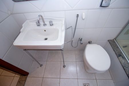 Casa à venda com 220m², 5 quartos e 3 vagasBanheiro da Suíte