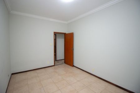 Casa à venda com 220m², 5 quartos e 3 vagasQuarto 2