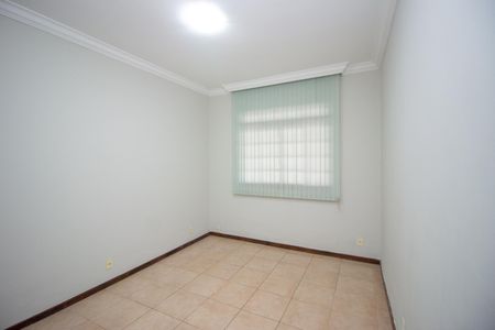 Casa à venda com 220m², 5 quartos e 3 vagasQuarto 2