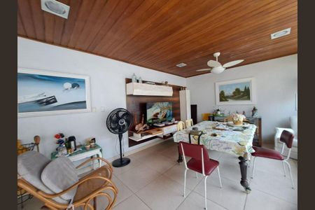 Casa à venda com 3 quartos, 200m² em Itaipu, Niterói