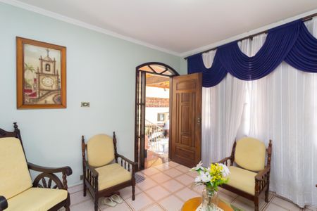 Casa para alugar com 4 quartos, 250m² em Vila Rosaria, São Paulo