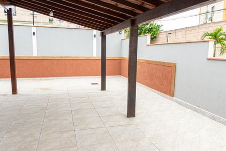 Apartamento para alugar com 44m², 2 quartos e 1 vagaÁrea comum - Churrasqueira