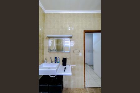 Casa à venda com 274m², 3 quartos e 2 vagasBanheiro