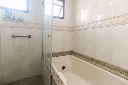 Apartamento à venda com 134m², 3 quartos e 3 vagasBanheiro Suíte 1