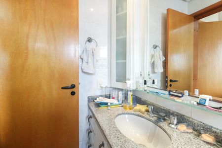 Apartamento à venda com 134m², 3 quartos e 3 vagasBanheiro Suíte 3