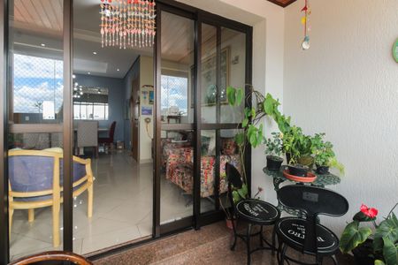 Apartamento à venda com 134m², 3 quartos e 3 vagasVaranda 