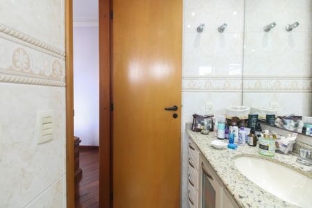 Apartamento à venda com 134m², 3 quartos e 3 vagasBanheiro Suíte 1