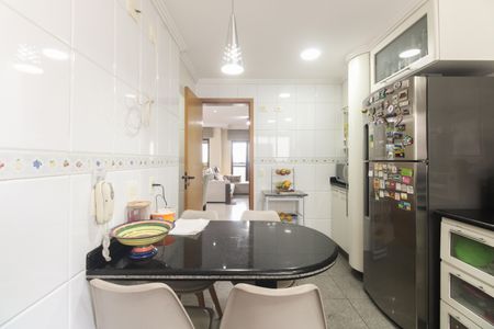Apartamento à venda com 134m², 3 quartos e 3 vagasCozinha 