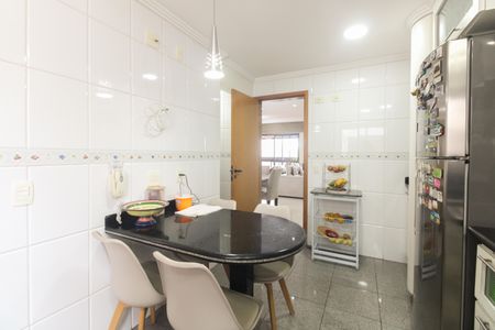 Apartamento à venda com 134m², 3 quartos e 3 vagasCozinha 